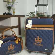 Mala com Rodinhas e Bolsa em Copacaba, RJ.